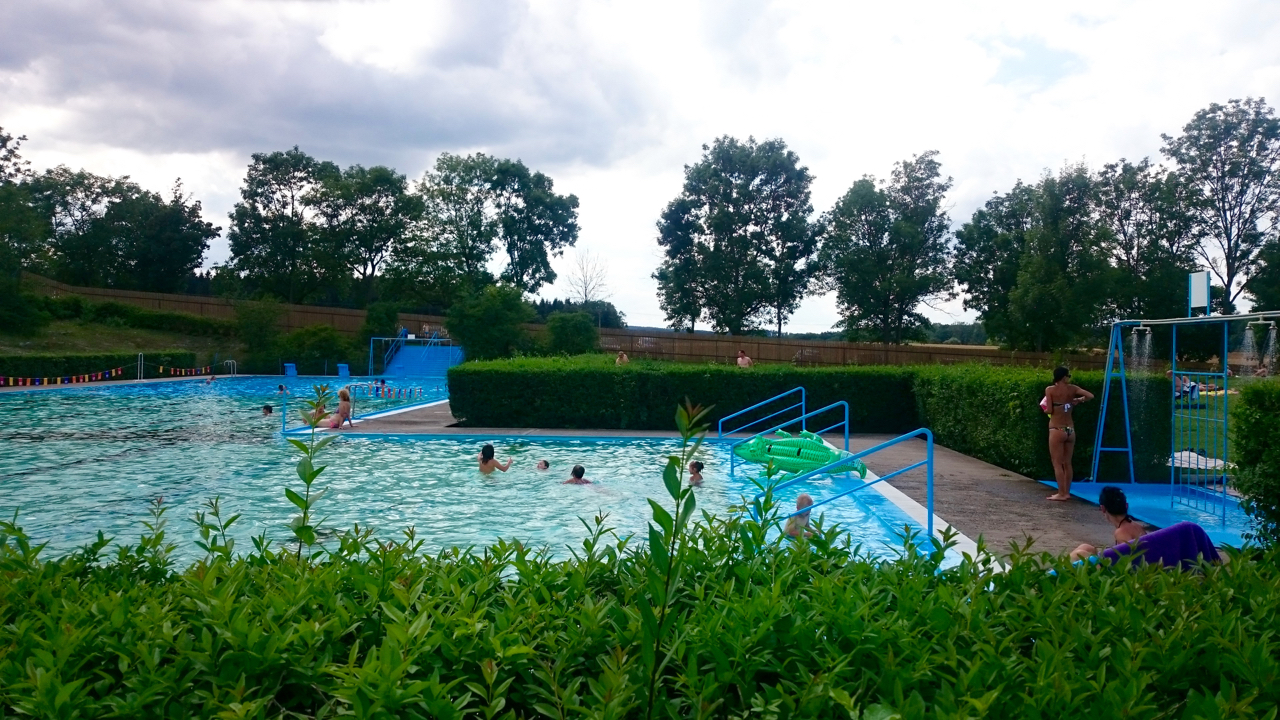 Pohled na baz�n - pozvoln� vstup